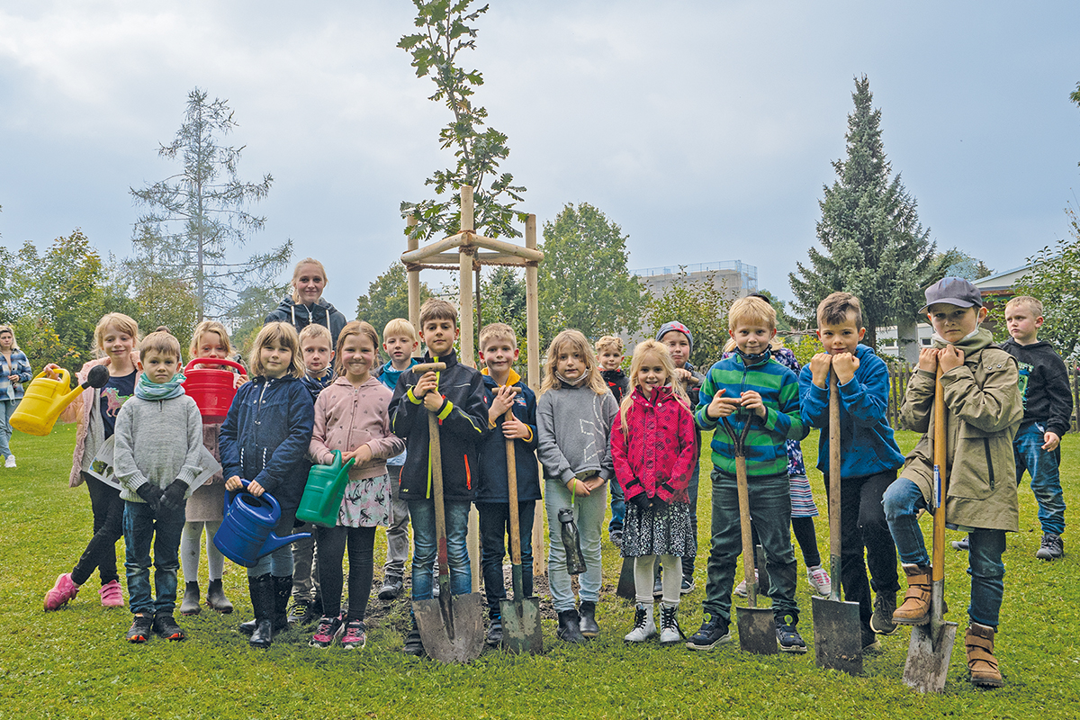 Burgen-Blick - Baumpflanzung 2021