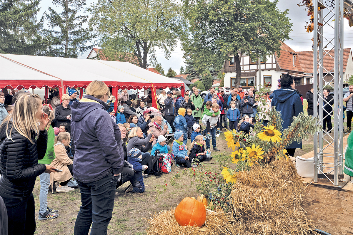 Burgen-Blick - Preisskat, Bauernmarkt und Kinderfest in Wandersleben