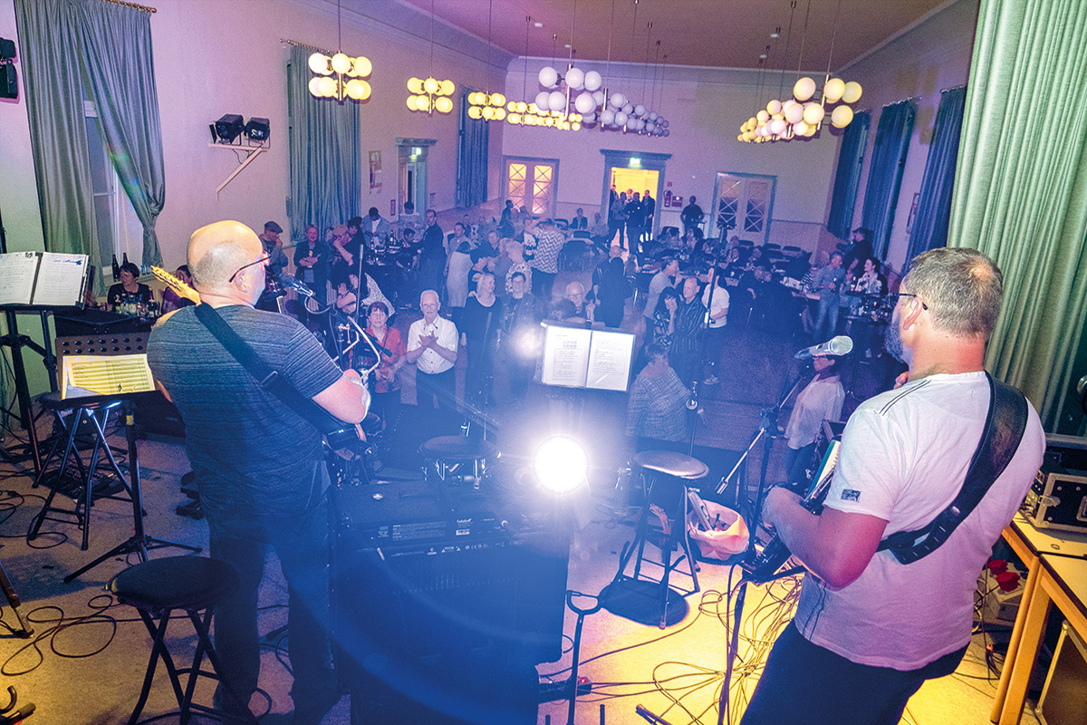 Burgen Blick-Benefizkonzert im Saal Drei Rosen