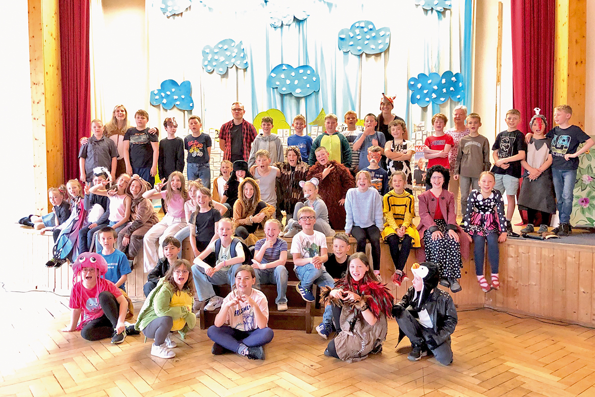 Burgen Blick - Theaterabend Grundschule Wandersleben